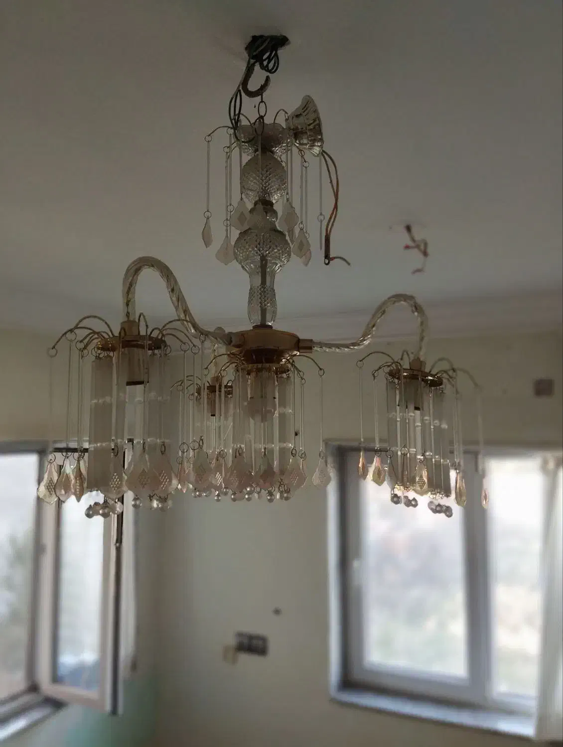 4 عدد لوستر کریستالی 4 تایی با قیمت استثنایی|لوستر و چراغ آویز|آق قلا, |دیوار