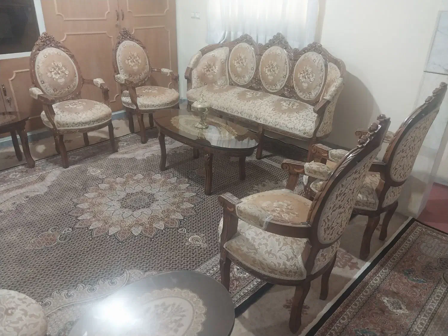 فروش مبل سلطنتی ۹ نفره چوب راش درحد نو|مبلمان خانگی و میز عسلی|نسیم‌شهر, |دیوار