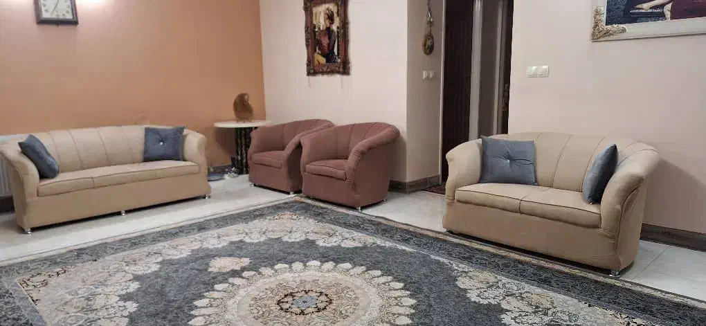 مبل هفت نفره اسکلت بسیار محکم پارچه درجه یک|مبلمان خانگی و میز عسلی|شیراز, زرهی|دیوار