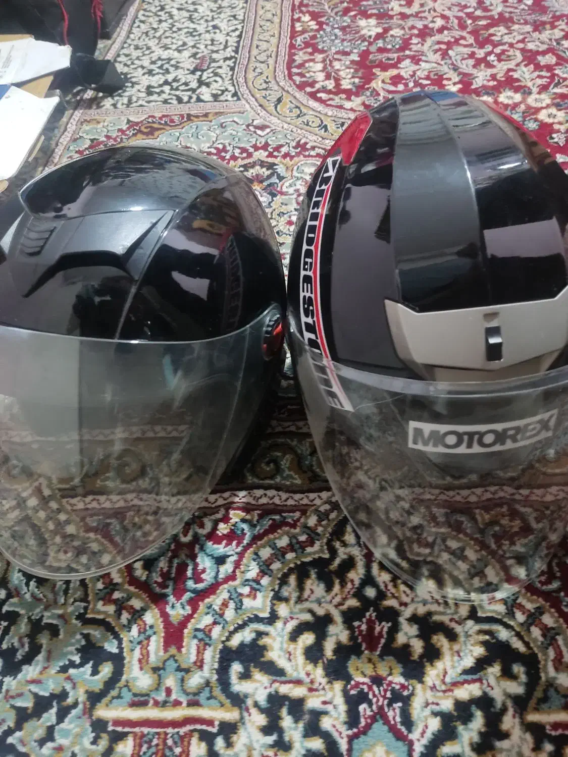 دو عدد کلاه کاسکت سالم بدون هیچ ضربه ای|قطعات یدکی و لوازم جانبی|دماوند, گیلاوند|دیوار