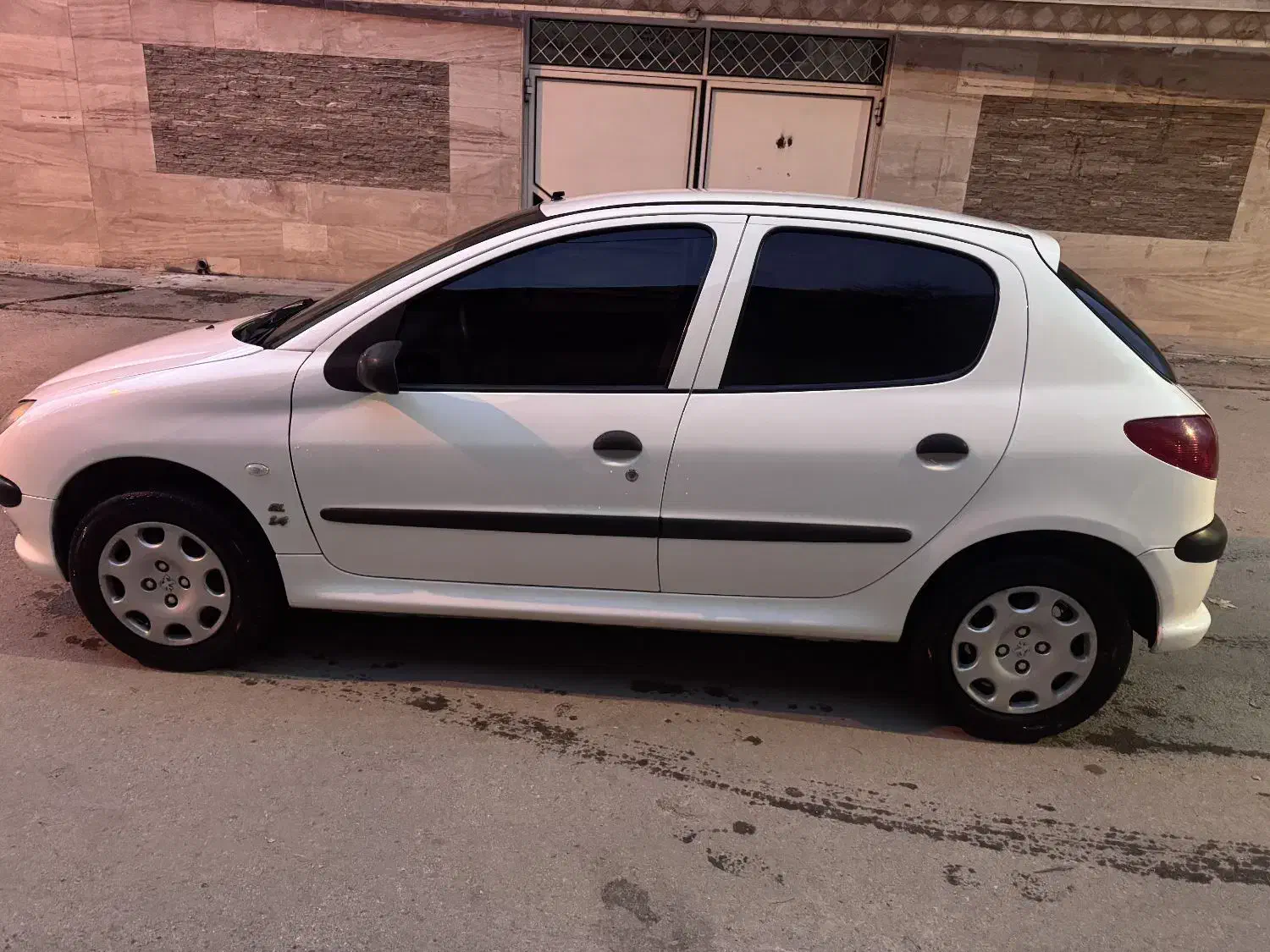 206 مدل ۱۴۰۰ آنتیک بی رنگ|خودرو سواری و وانت|خرمآباد, |دیوار