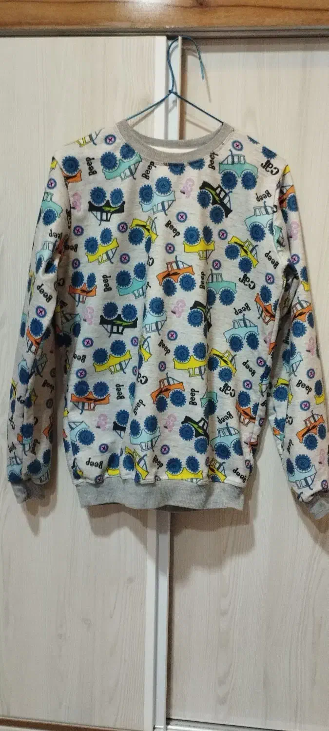 بلوز شلوار.مناسب فصل|لباس|اصفهان, باغ دریاچه|دیوار