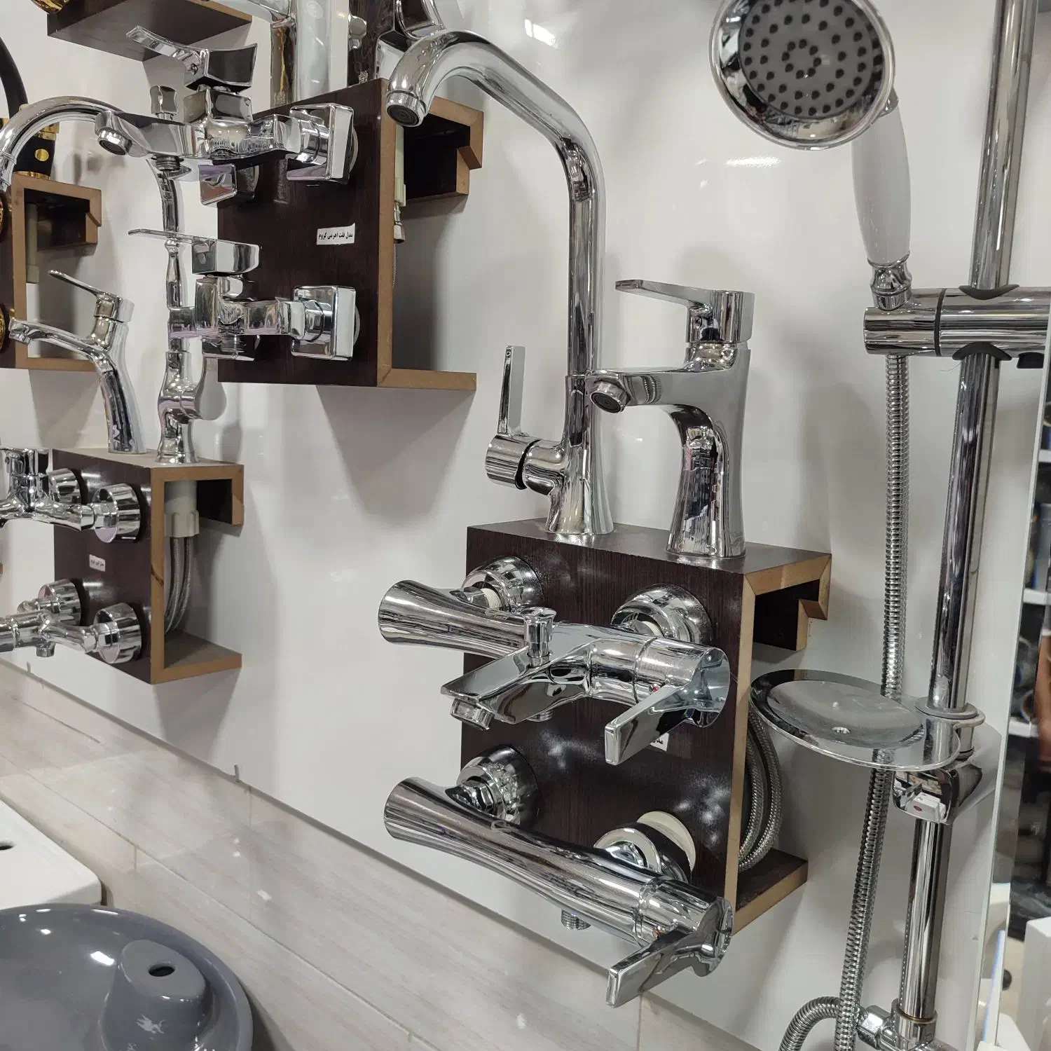 خرید ضایعات ، تعویض شیرآلات ، تعمیر شیرآلات|لوازم سرویس بهداشتی|شهرضا, |دیوار
