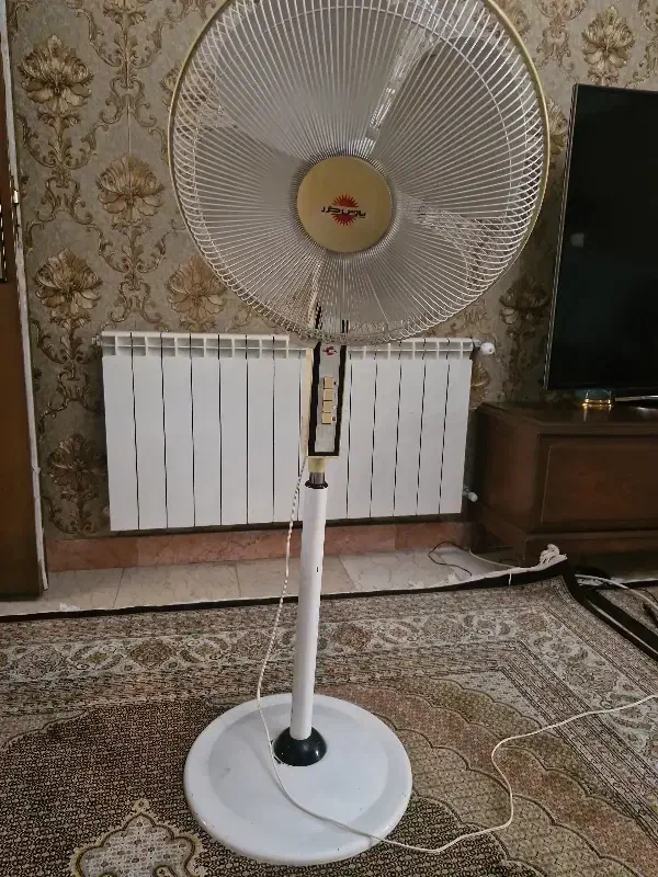 پنکه پایه دار پارس خزر|پنکه و تصفیه‌کنندهٔ هوا|تهران, هفت حوض|دیوار