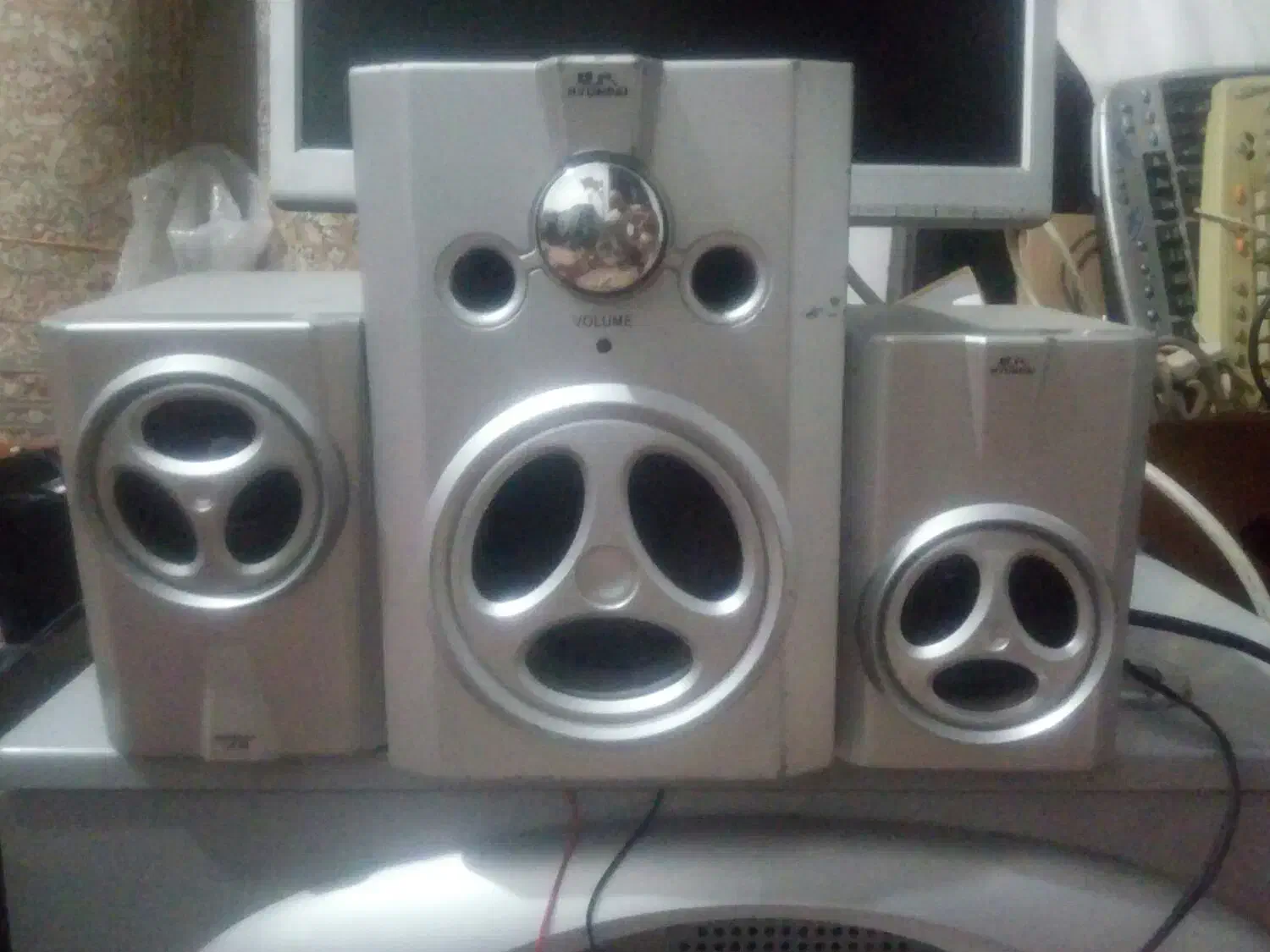 اسپیکر 3تیکه. سالم و درحدنو|قطعات و لوازم جانبی رایانه|رشت, رودباری|دیوار