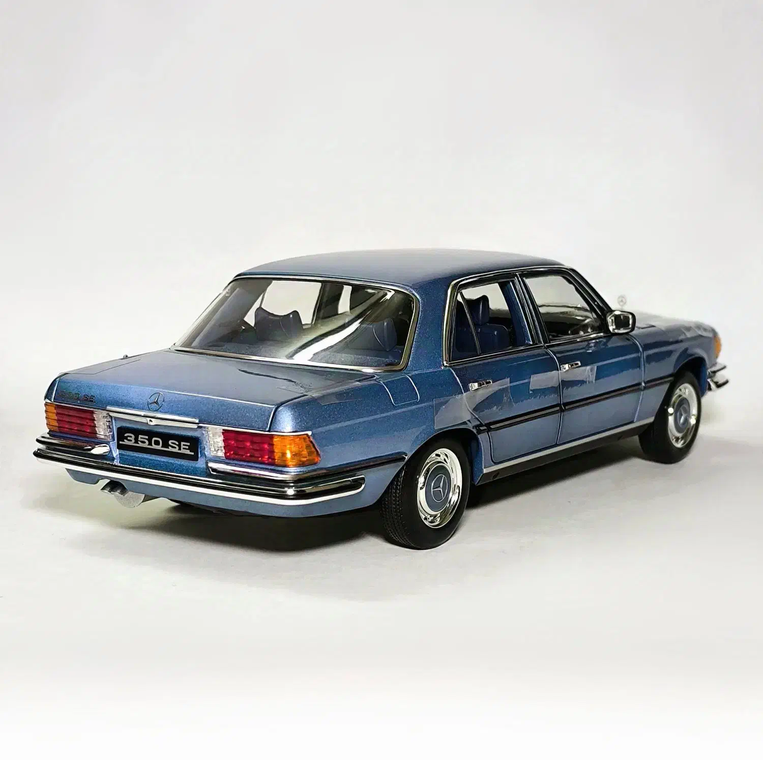ماکت فلزی بنز 350SE مقیاس ۱/۱۸ لیمیتد 500 تایی|اسباب‌‌بازی|تهران, آرژانتین|دیوار