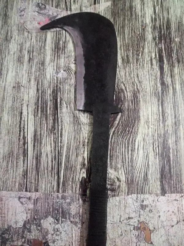 ساطور|کلکسیون اشیاء عتیقه|اردبیل, |دیوار