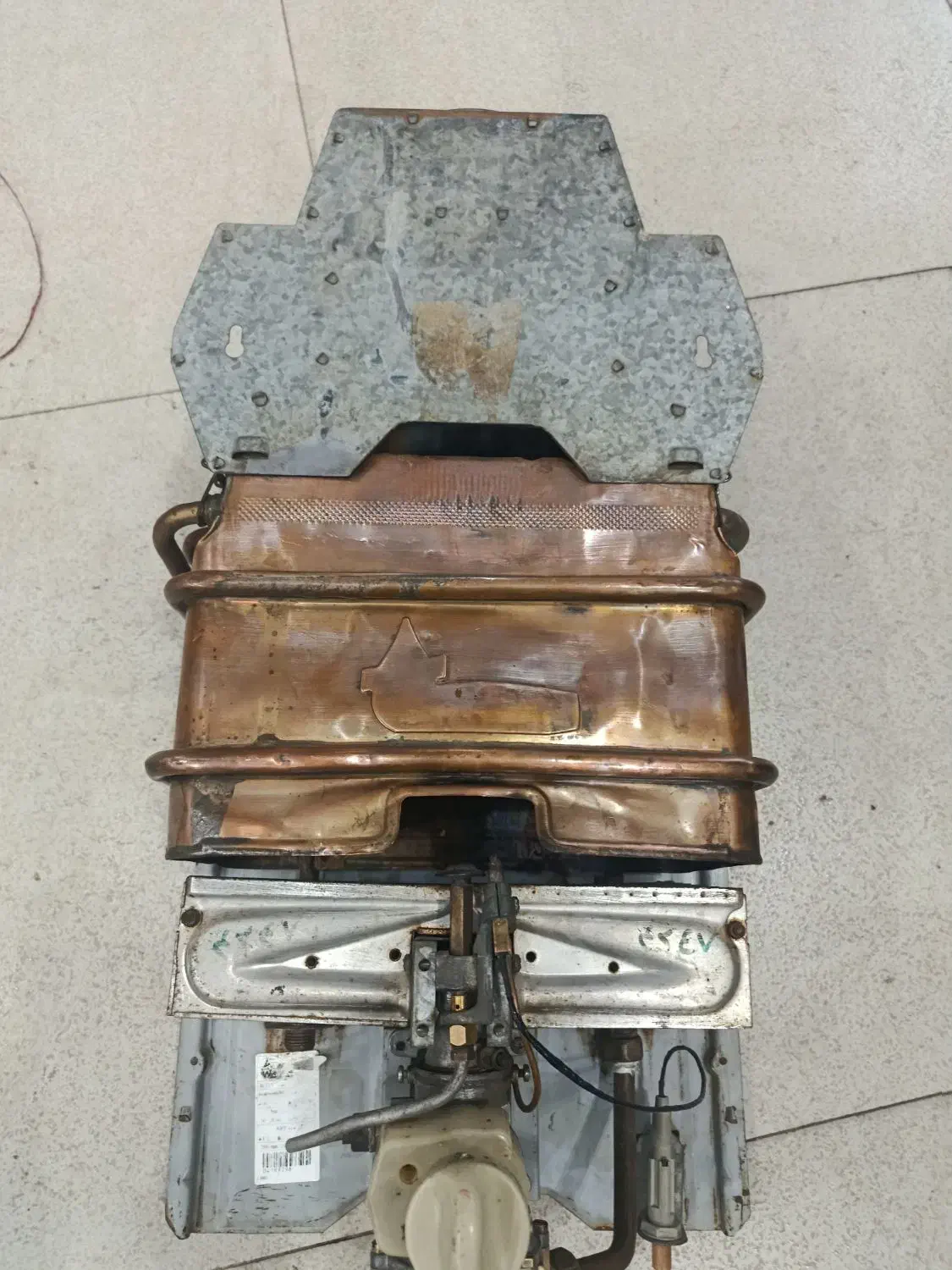 آبگرمکن بوتان|آبگرمکن، پکیج، شوفاژ|اندیمشک, |دیوار