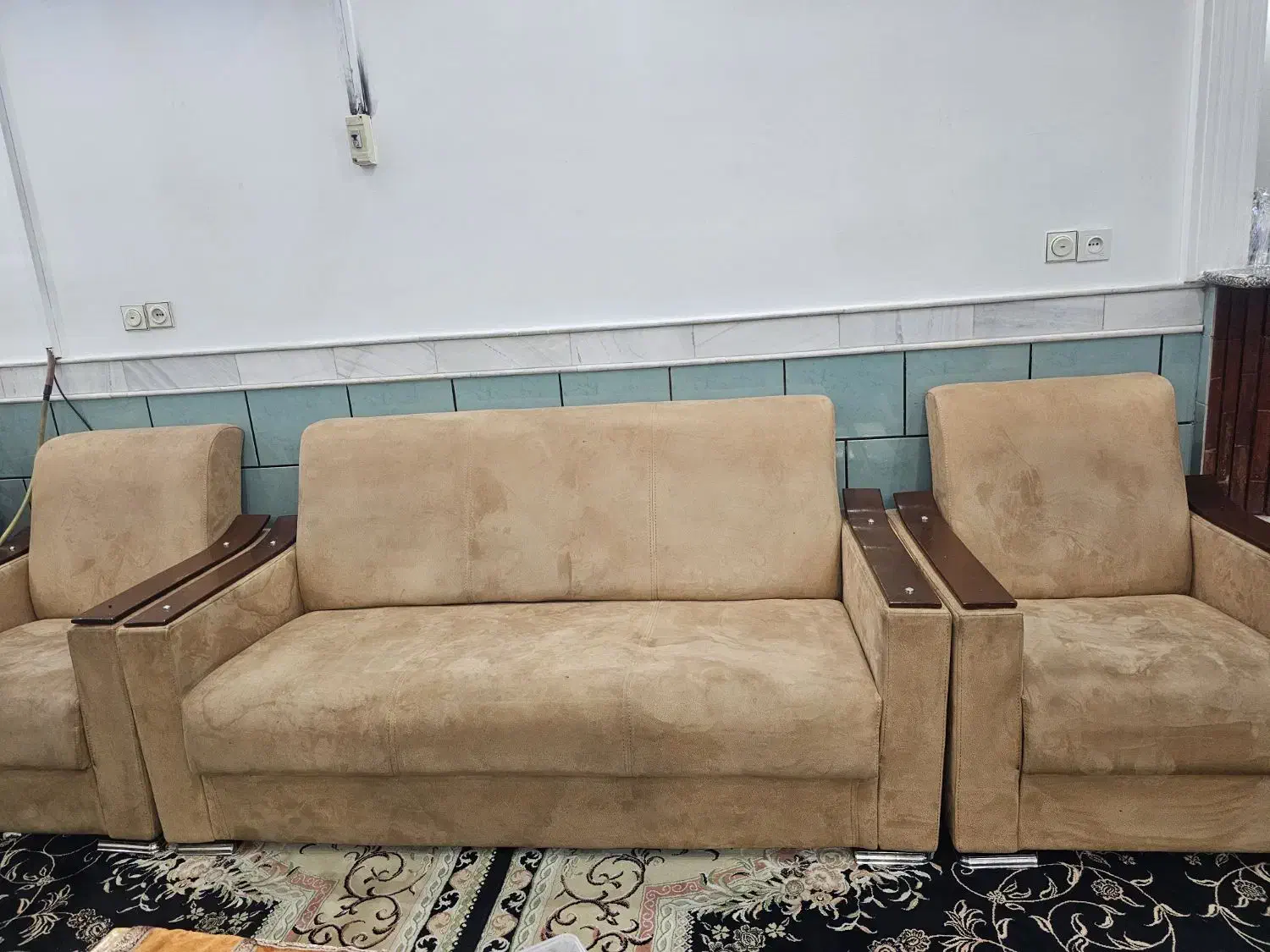 مبل ۷نفره راحتی دست دوم|مبلمان خانگی و میز عسلی|قم, شهرک مهدیه (مدرس)|دیوار