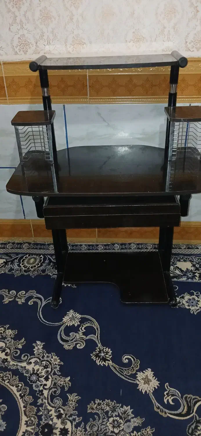 میز|میز تحریر و کامپیوتر|اهواز, کوی علوی|دیوار