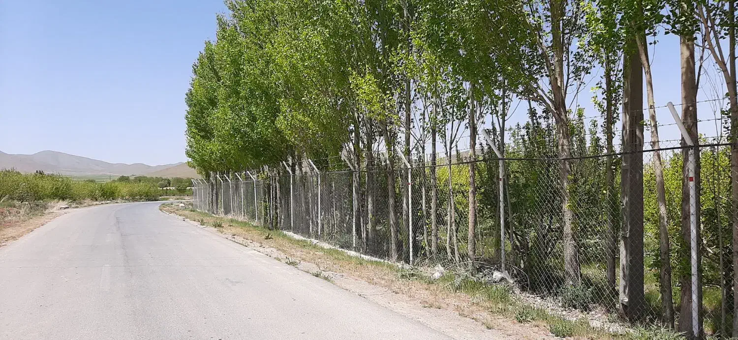 باغ میوه فنس کشی منطقه شراء روستای قلعه ازرج|فروش زمین و ملک کلنگی|قره چای, |دیوار