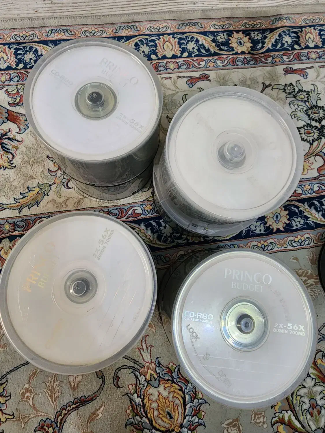 ۸ بسته سی دی خام و ۱ بسته دی وی دی خام|قطعات و لوازم جانبی رایانه|تهران, زنجان جنوبی|دیوار