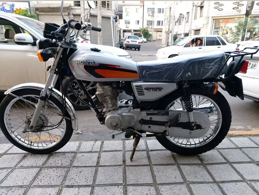 هندا۱۲۵ کبیران سالم و تمیز|موتورسیکلت|لاهیجان, کوی زمانی|دیوار