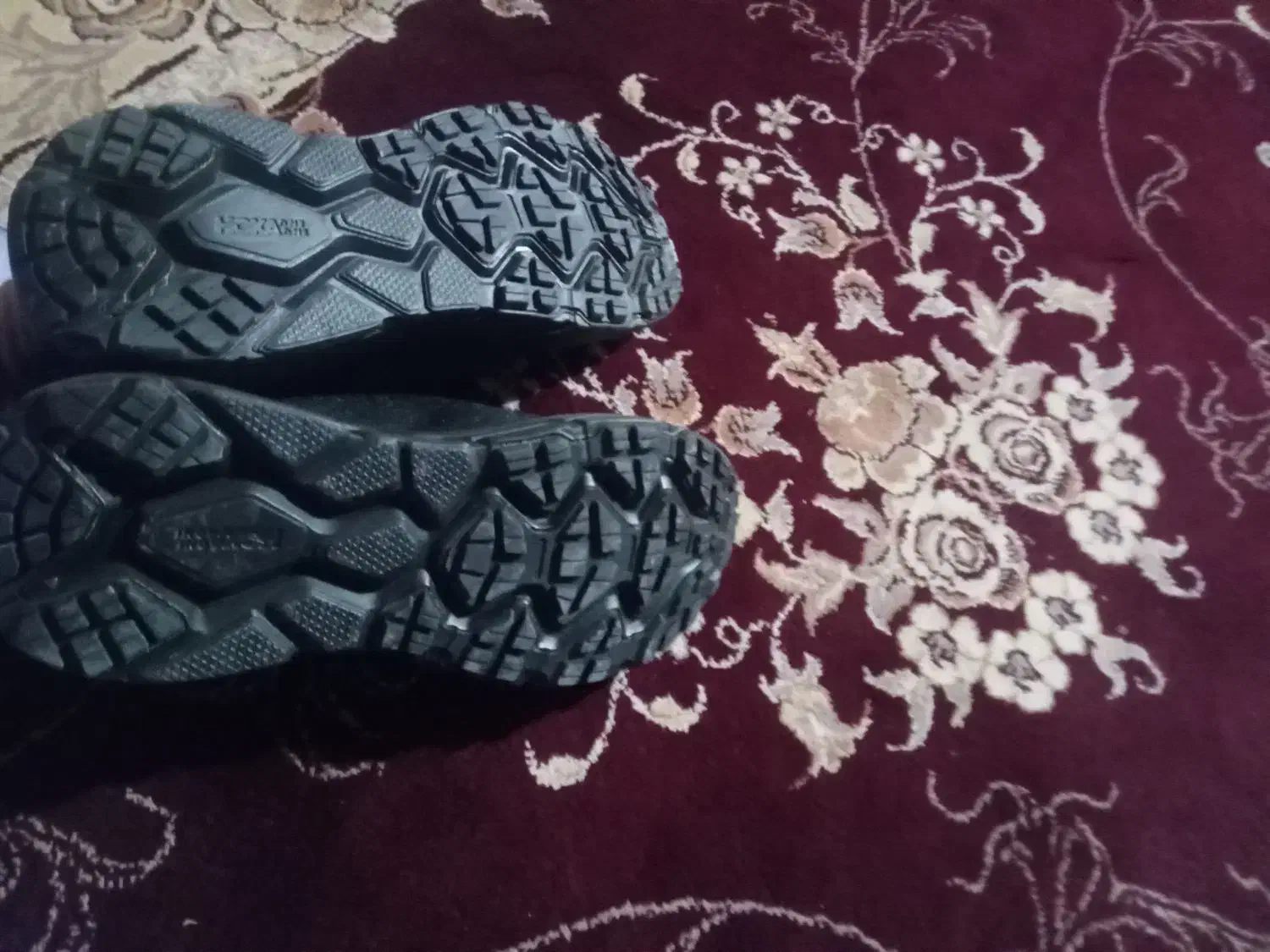 کفش هوکا|کیف، کفش، کمربند|کورین, |دیوار