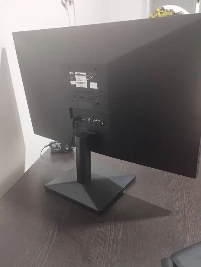 مانیتور ال جی ۲۲ اینچ|قطعات و لوازم جانبی رایانه|ری, ظهیرآباد|دیوار