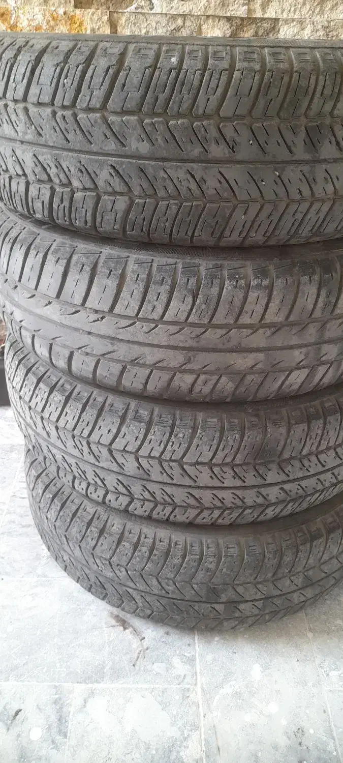 لاستیک کارکرده درب اهنی|قطعات یدکی و لوازم جانبی|بروجرد, |دیوار