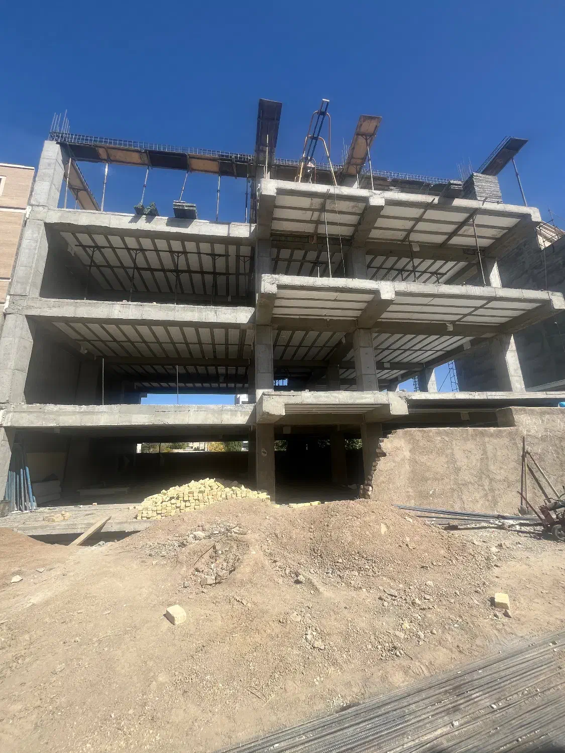 پیش فروش ۱۴۰ متر لوکس در میدان امام حسین|پیش‌فروش املاک|ابهر, |دیوار