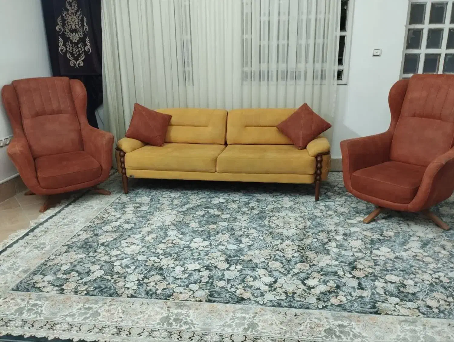 نیم ست مبل راحتی|مبلمان خانگی و میز عسلی|خرم‌آباد, |دیوار