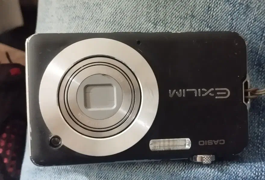 دوربین عکاسی و فیلمبرداری( کاسیو EXILIM)|دوربین عکاسی و فیلمبرداری|تبریز, |دیوار