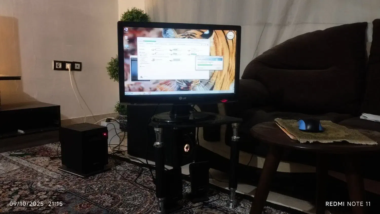 کامپیوتر|رایانه رومیزی|کبودرآهنگ, |دیوار