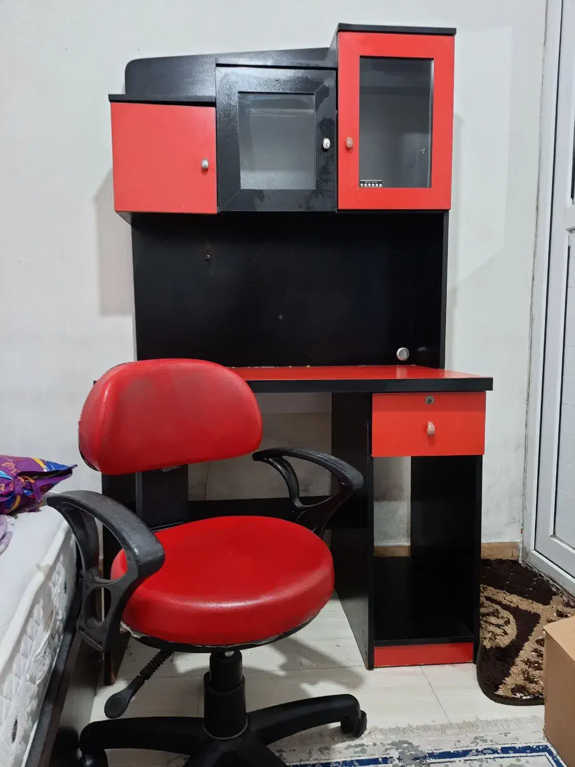 کمد و میز تحریر|میز تحریر و کامپیوتر|کلاچای, |دیوار