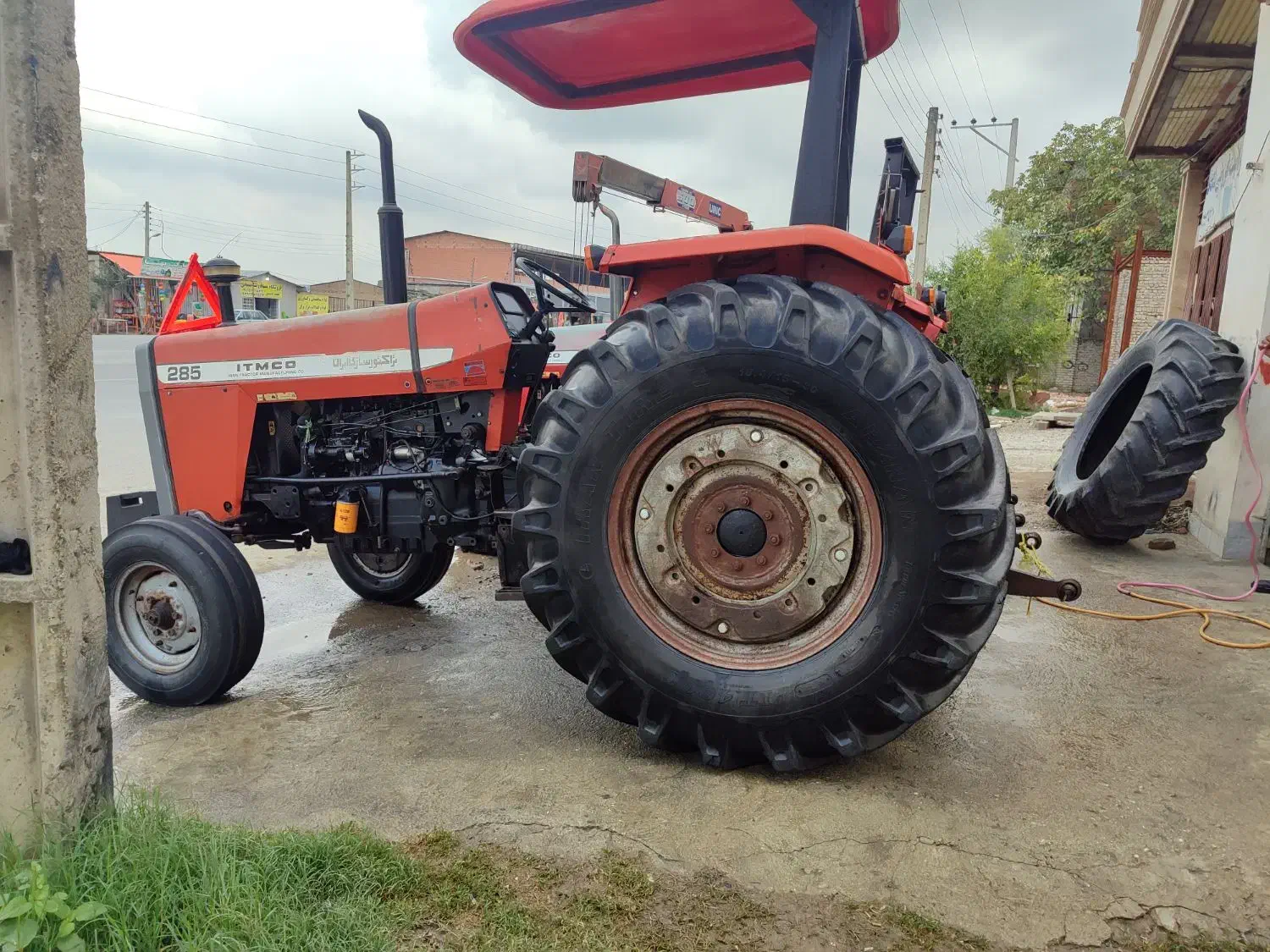 تراکتور مدل ۸۴ به همراه گاو آهن|خودرو سنگین|کردکوی, |دیوار