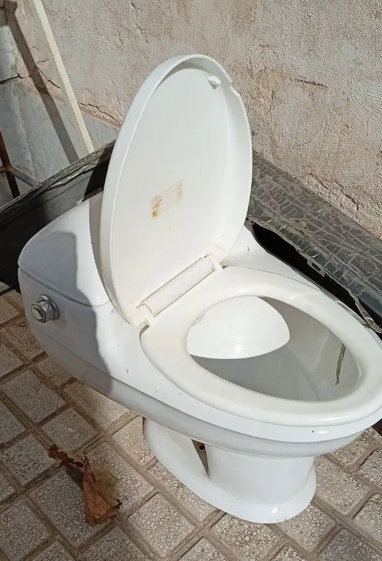 توالت فرنگی در حد نو|لوازم سرویس بهداشتی|سبزوار, قلعهنو دهزار|دیوار