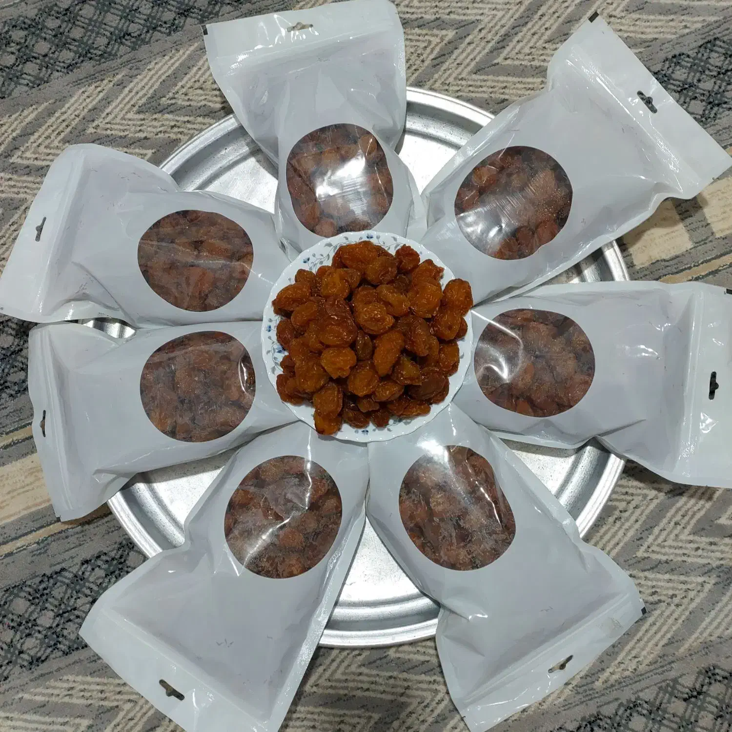 آلوبخارا درجه یک|خوردنی و آشامیدنی|شیراز, قلعه نو|دیوار
