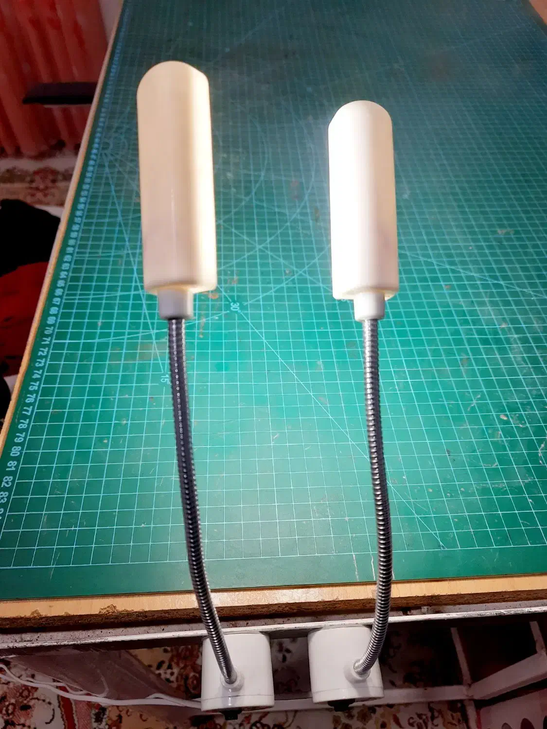 دوعدد چراغ ال ای دی|چرخ خیاطی و ریسندگی|گرمسار, |دیوار