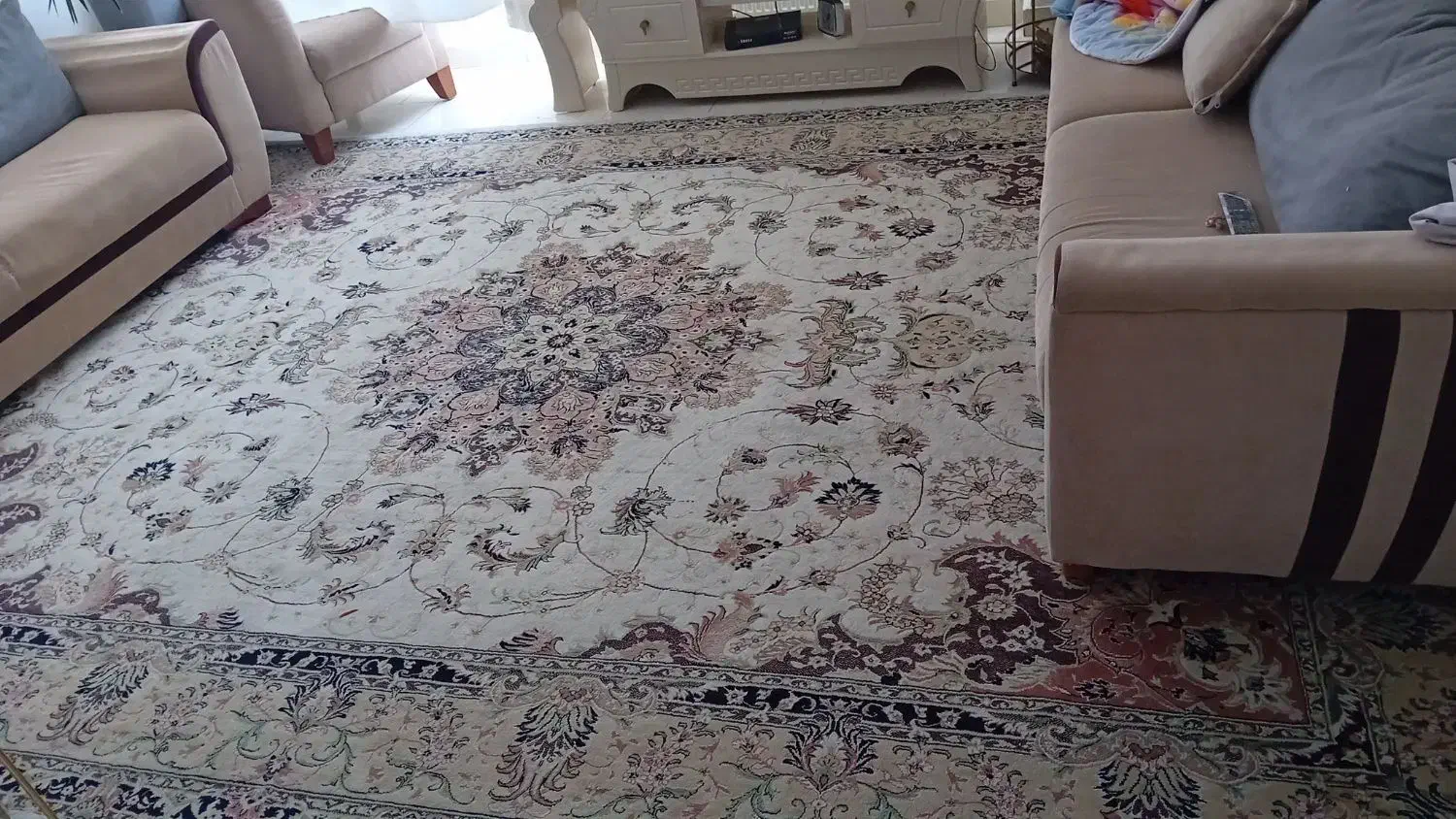 فرش ۱۲متری تمام نخ ۷۰۰شانه بخاری گازی|فرش|گلبهار, شهر جدید گلبهار|دیوار