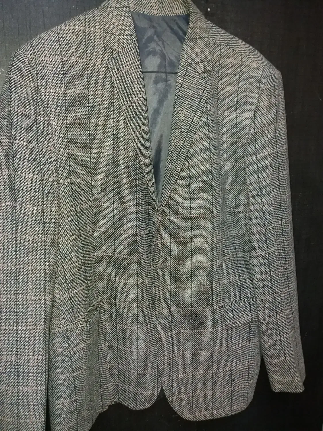 کت تک ترک|لباس|رباط‌کریم, مسکن مهر آبشناسان|دیوار