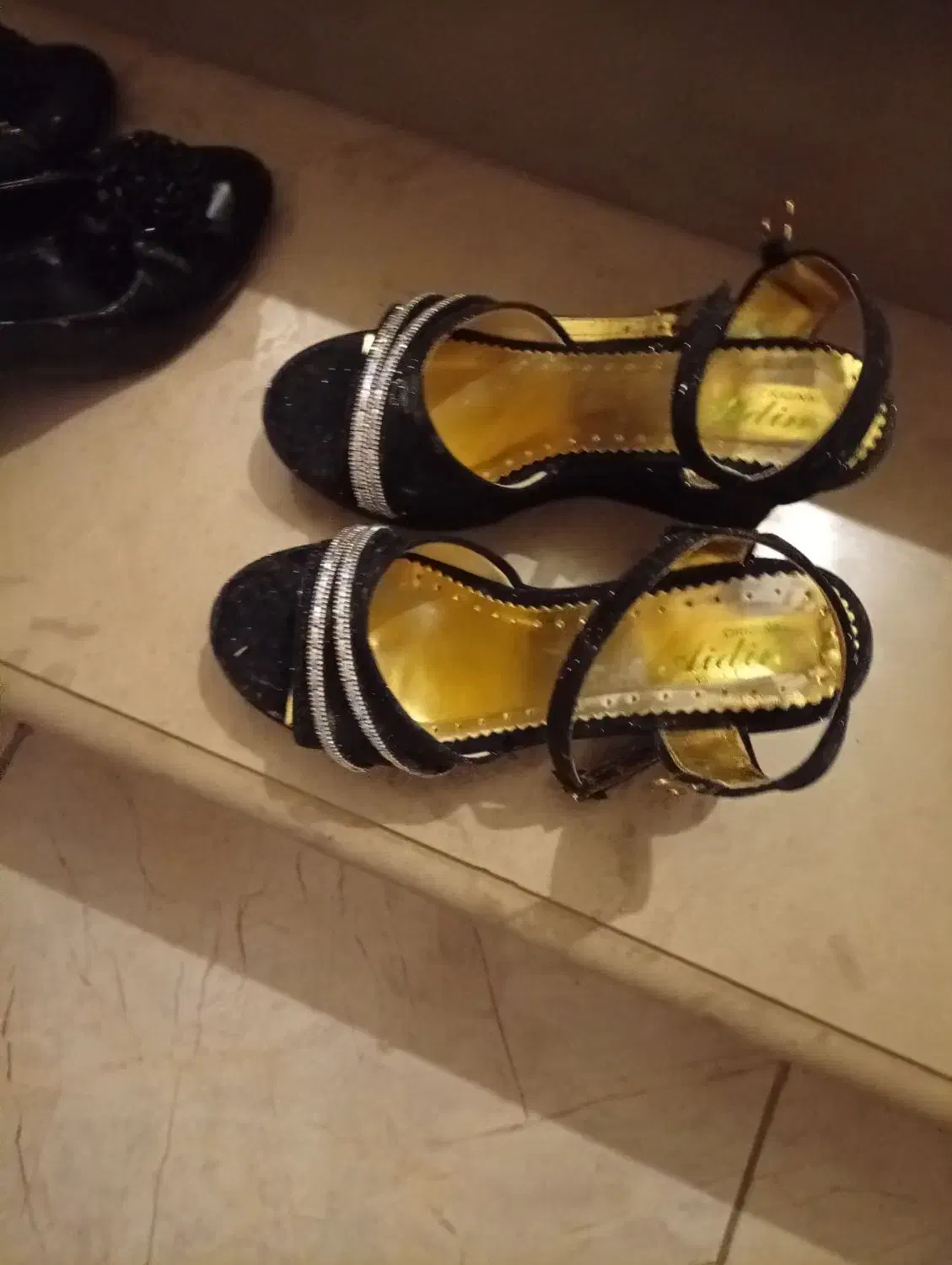 صندل مجلسی  درحدنو  سایز 38و39|کیف، کفش، کمربند|لاهیجان, بازکیاگوراب|دیوار