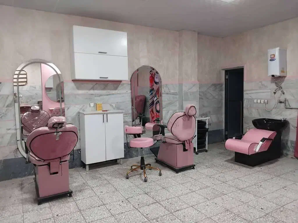 تمامی لوازم سالن کاملا نو|آرایشگاه و سالن‌های زیبایی|شهریار, شهرک وائین|دیوار