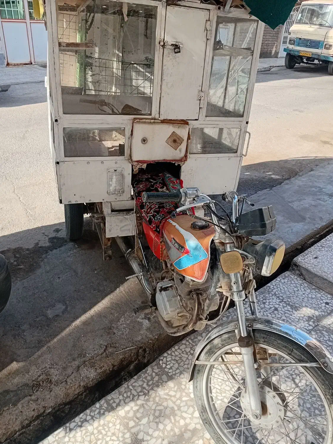 موتورسه چرخ اسم موتورتلاش هستش مدل ۱۳۸۵باربنددار|موتورسیکلت|قم, شهرک امام حسین|دیوار