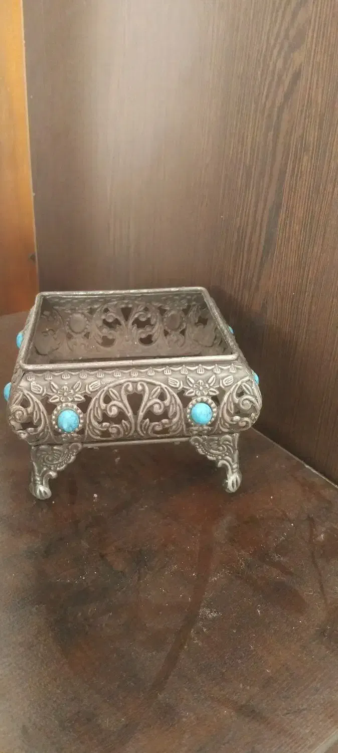 تعدادی عتیقه قدیمی قابلمه|کلکسیون اشیاء عتیقه|شیراز, صاحب الزمان|دیوار