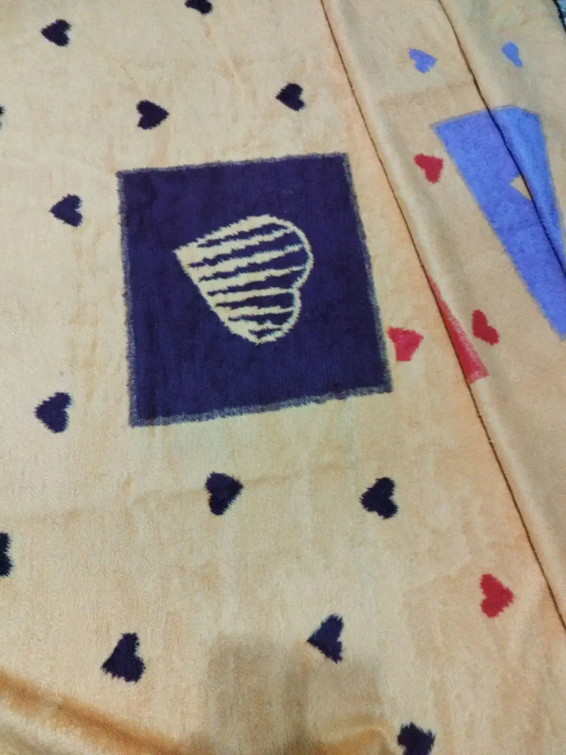 پتو ضخیم پشمی|رختخواب، بالش، پتو|شلمان, |دیوار