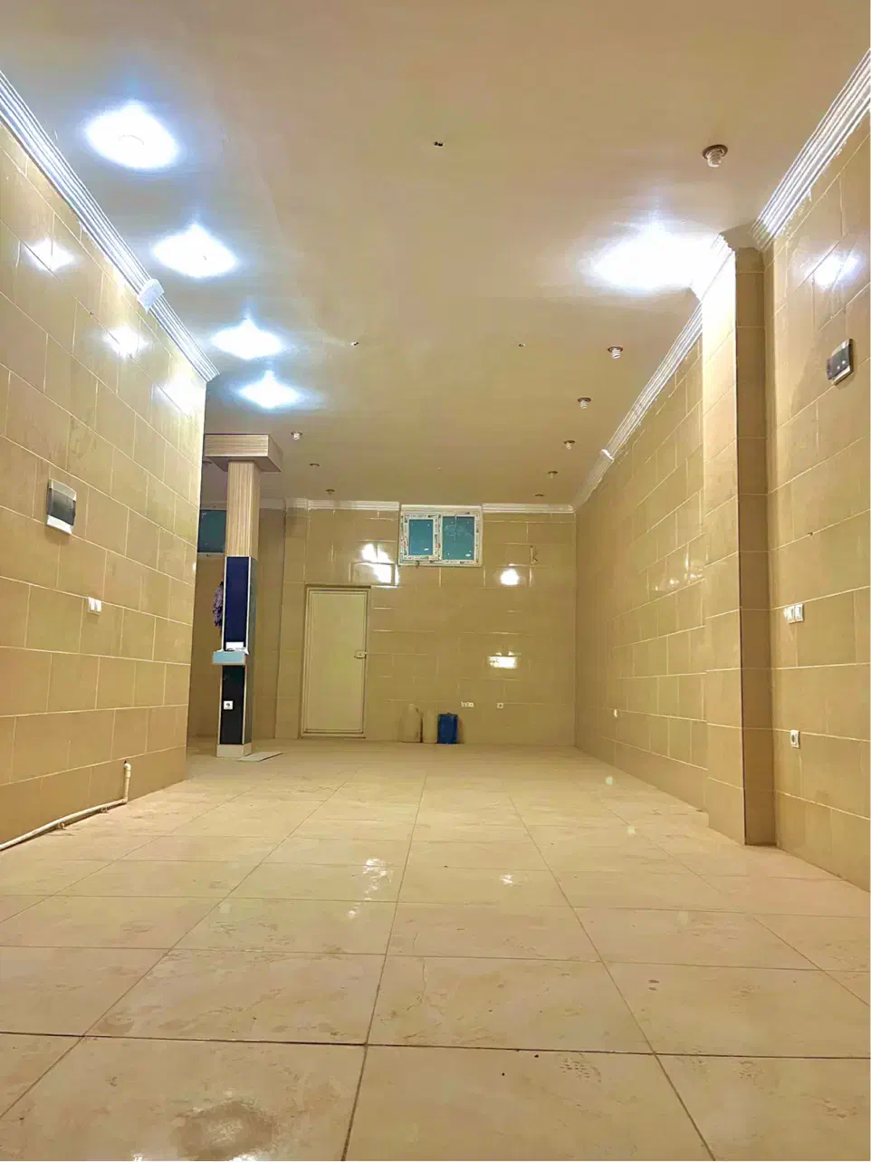 اجاره مغازه ۷۰ متری چهارراه مهمانپذیر|اجارهٔ مغازه و غرفه|جیرفت, |دیوار