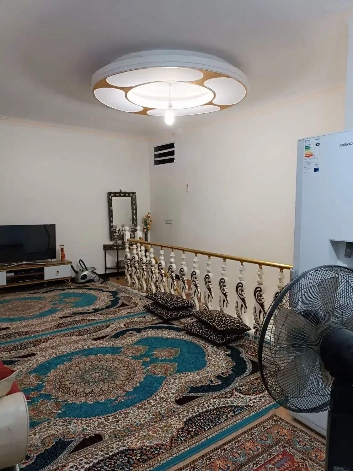 چند ماه بیشتر استفاده نشدن|رختخواب، بالش، پتو|کوهدشت, |دیوار