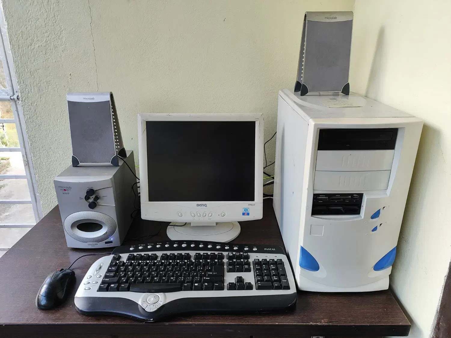 کامپیوتر ۶۳۰۰ با رم ۴ ddr2 هارد ۲۵۰ گرافیک ۱|رایانه رومیزی|چالوس, |دیوار