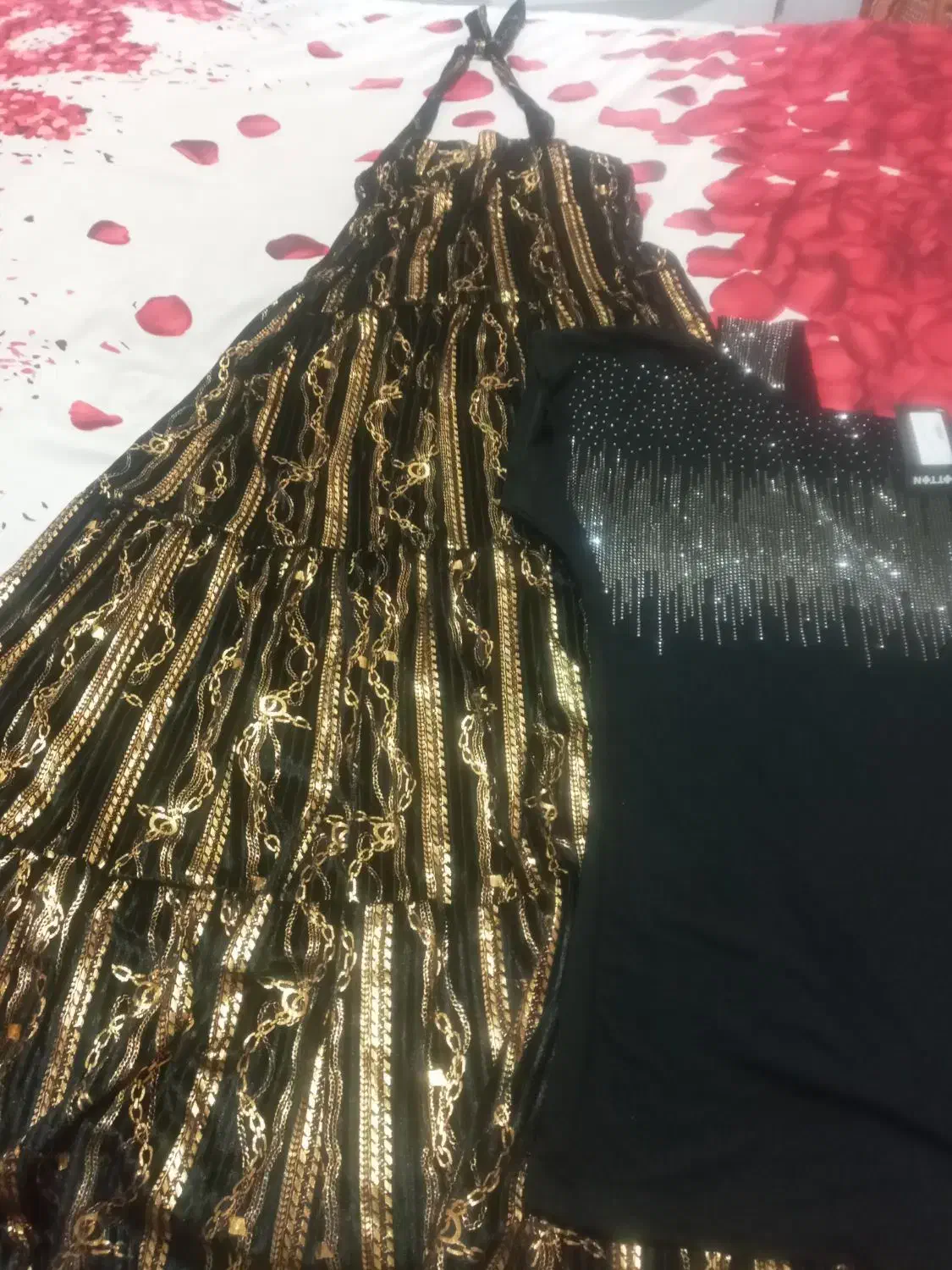 سارافون شیک و ادایی|لباس|رشت, منظریه|دیوار