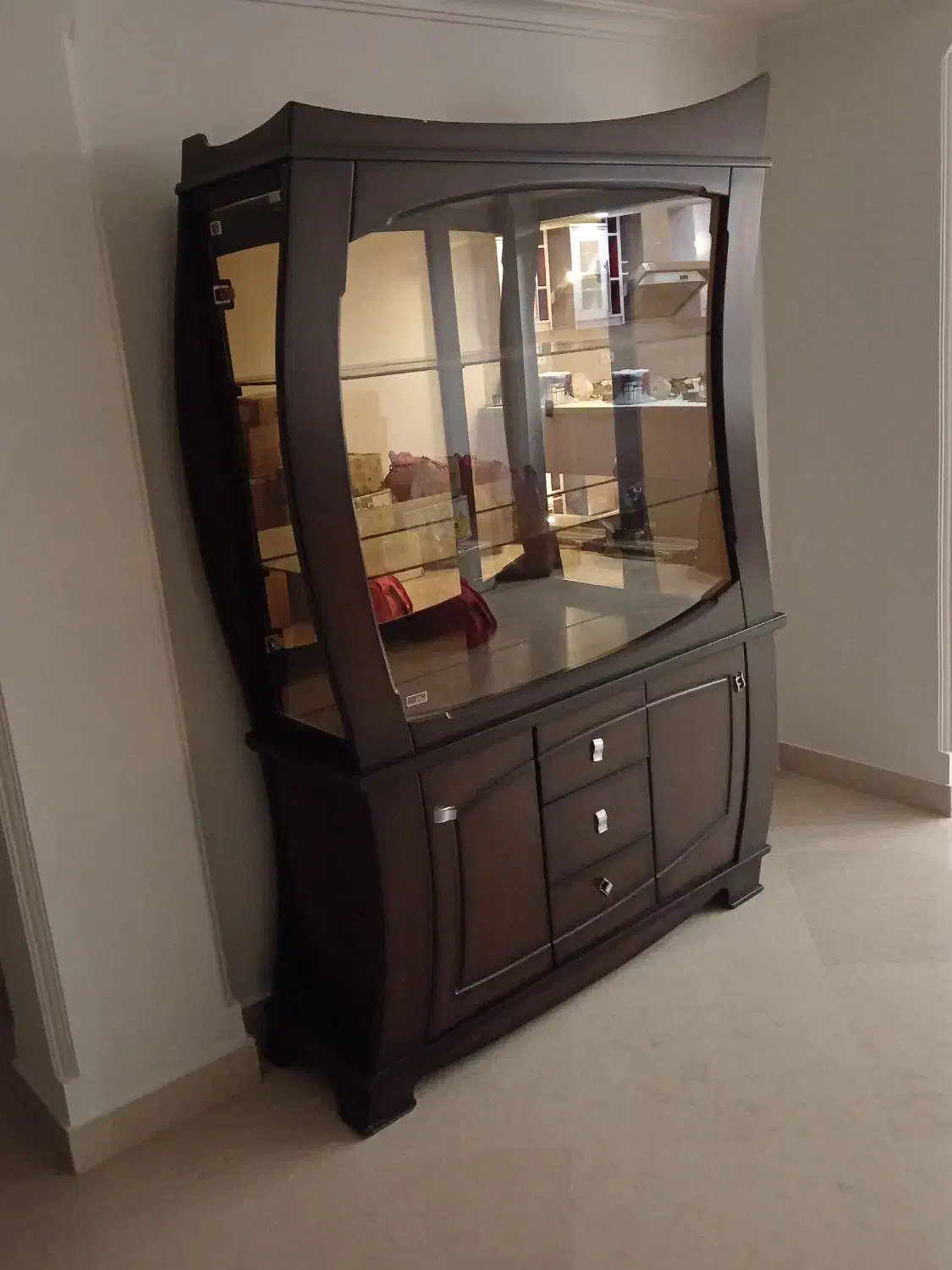 ویترین یا بوفه کمد|بوفه، ویترین، کنسول|تهران, زعفرانیه|دیوار