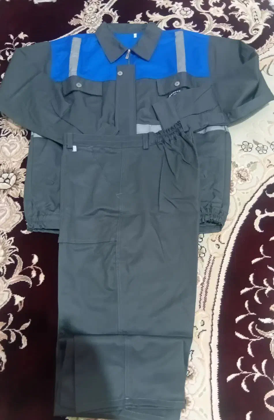 لباس کار|لباس|دره شهر, |دیوار