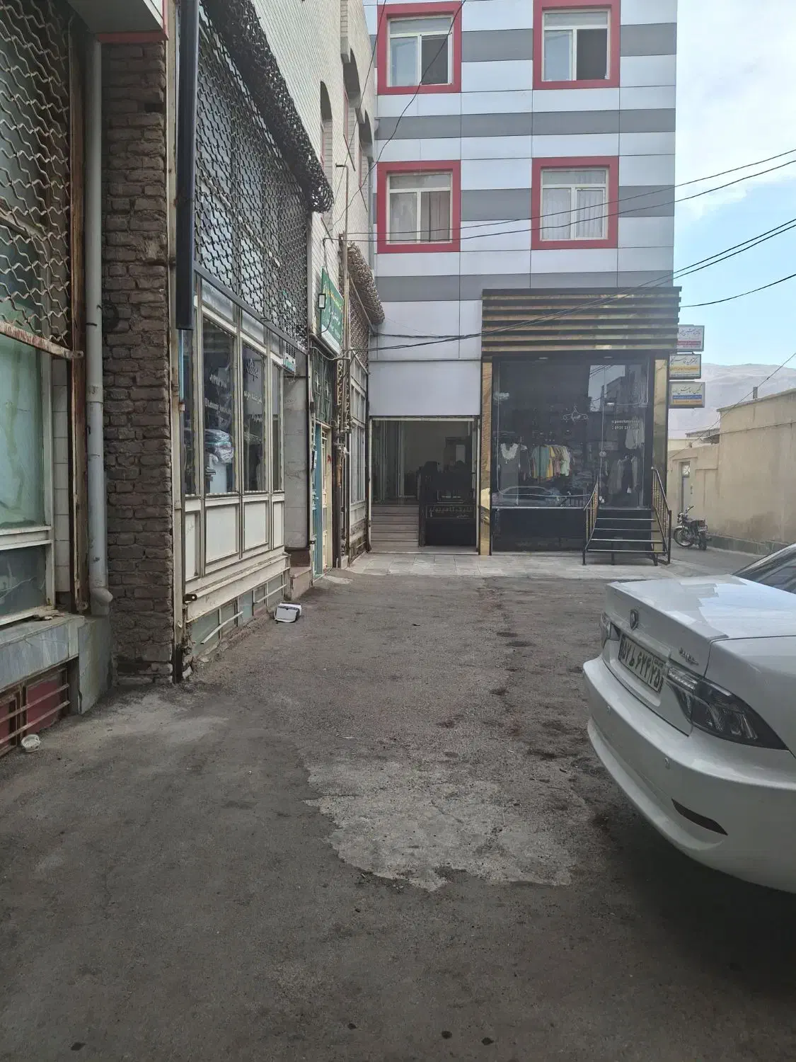 مغازه در پاساژ گلدیس  هادیشهر|فروش مغازه و غرفه|جلفا, |دیوار