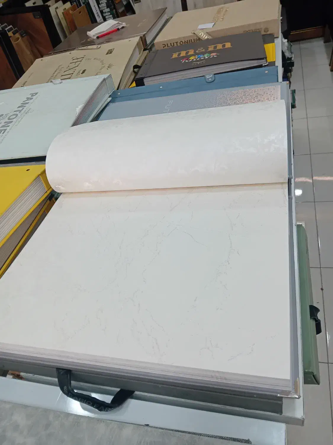 پخش مستقیم کاغذدیواری ازانبار کیفیت راارزان بخرید|مصالح و تجهیزات ساختمان|کرج, گلشهر|دیوار