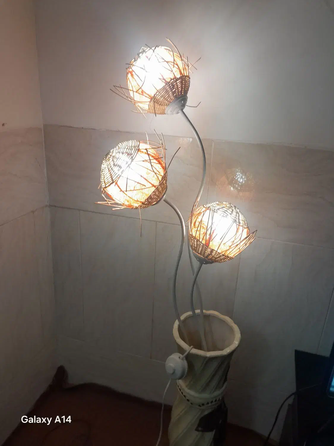 سلام گلدان بقی|چراغ خواب و آباژور|یزد, |دیوار