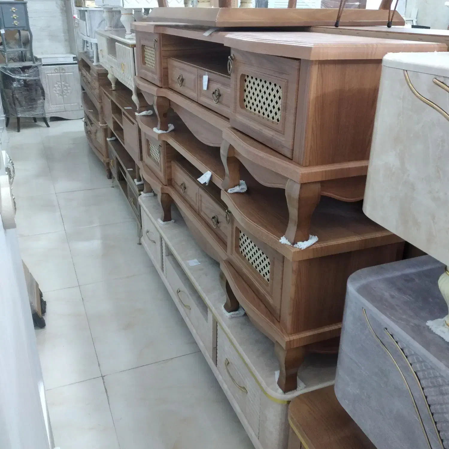 انواع میز تلویزیون در اندازه مختلف و مدل های زیبا|میز تلویزیون|آبسرد, |دیوار