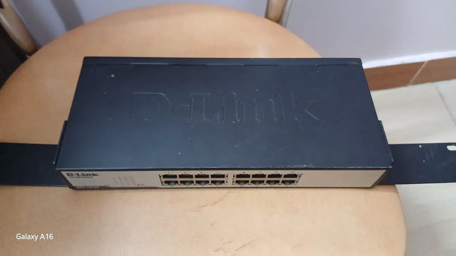 سوییچ ۱۶ پورت دی لینک|مودم و تجهیزات شبکه|رشت, منظریه|دیوار