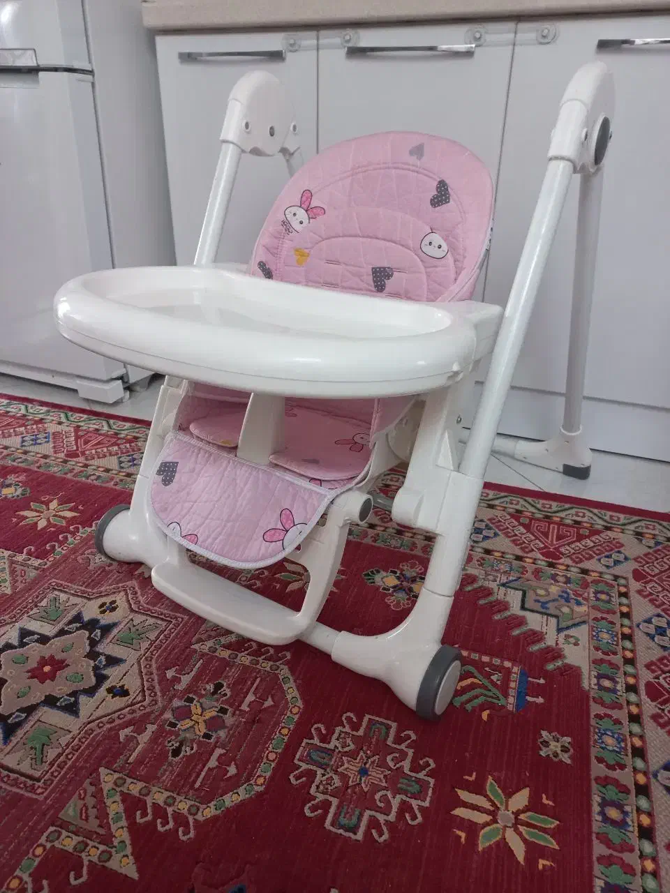 صندلی غذای کودک|تخت و صندلی بچه|فردیس, ثابتی|دیوار