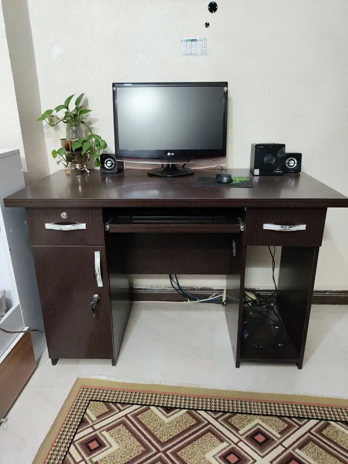 میز کامپیوتر|میز تحریر و کامپیوتر|شاهینشهر, خانه کارگر|دیوار