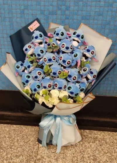 دسته گل و باکس عروسکی|گل مصنوعی|شیراز, گل سرخ|دیوار